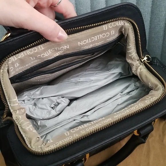 TJ Collection Black Doctor Style Bag, Genuine Leather, NWOT - Picture 10 of 10